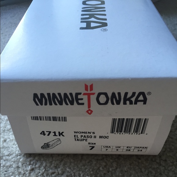 SOLD SOLD Minnetonka taupe 7 El Paso 2 moc - Picture 6 of 6